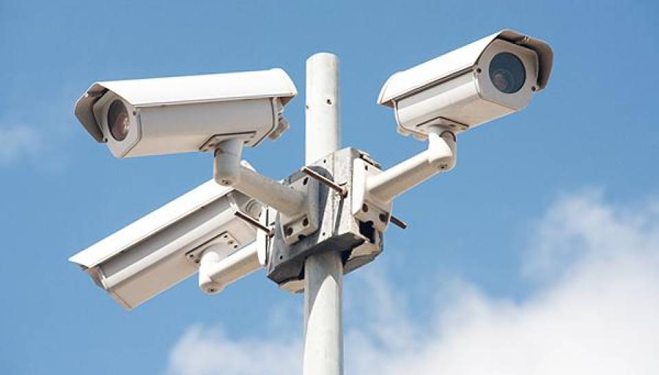กล้องวงจรปิด ( CCTV = Closed-Circuit Television )